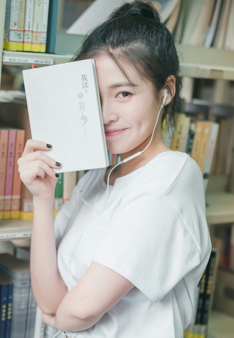 你是我毛茸茸的外套，冬日温暖的怀抱，大雪里的避风港，余生要牵手的意中人。